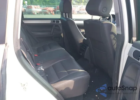 2008 Volkswagen Touareg 2 V6 z USA, uszkodzony, nr VIN WVGBE77L18D040817